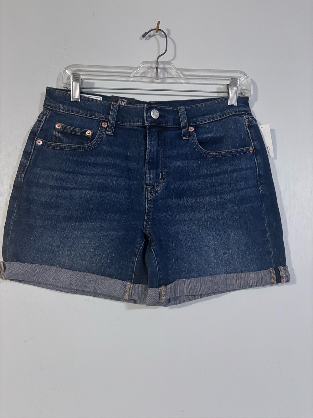 NWT Gap Classic Dark Wash Denim Roll-Cuff Women's Shorts. 27
